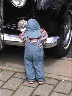 Bentley mit Kinder-Puppe