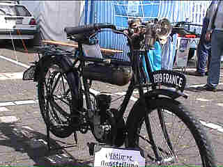 Fahrrad mit Hilfsmotor