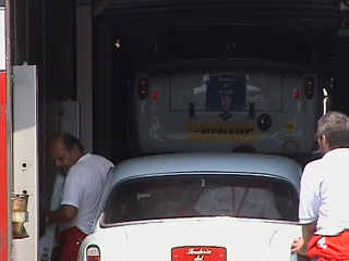 Bis zu vier passen in den Transporter