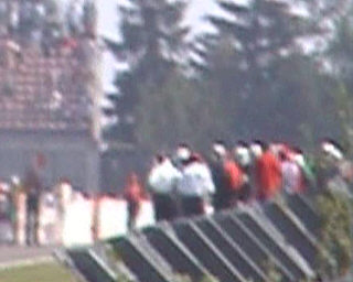 ...auf der anderen Straßenseite die Fahrer