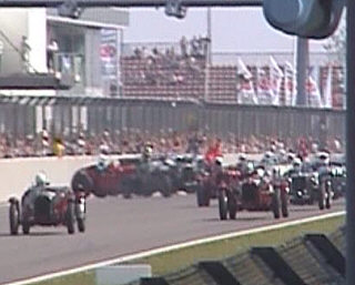 Wer zuerst drinsitzt fährt los - man muß nur nach rechts aufpassen