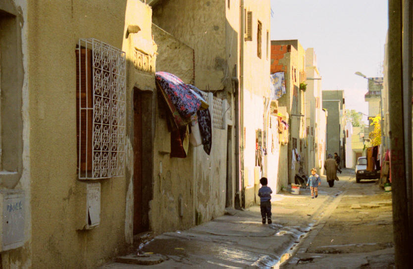 Die Gassen sind oft schon ganz anders als bei uns