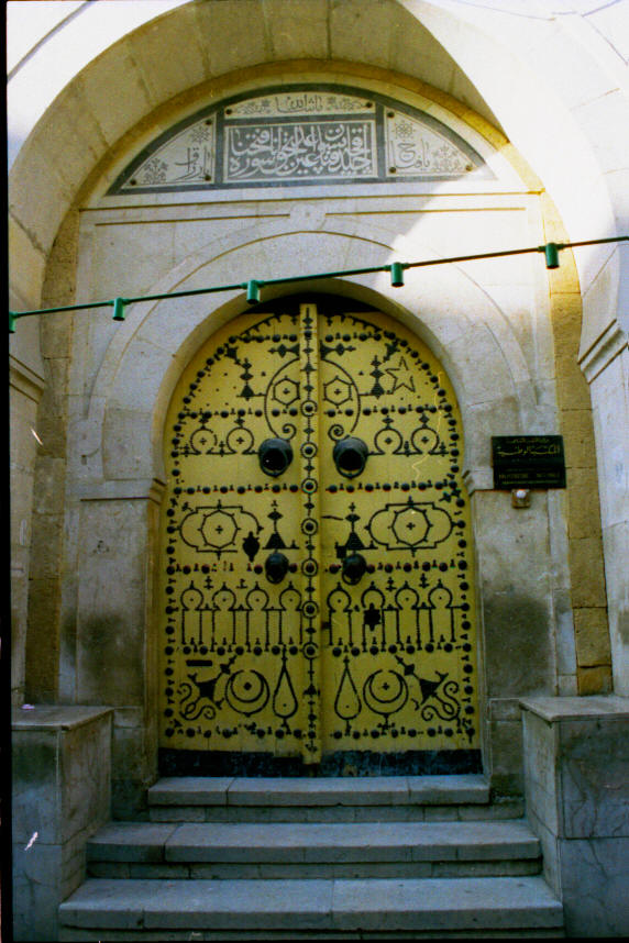 Ein Tor in der Altstadt von Tunis
