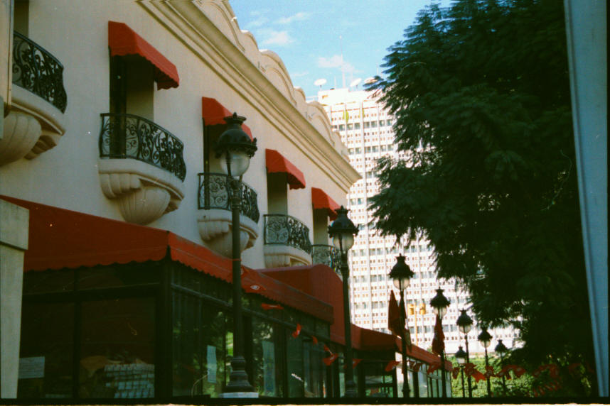 Cafe des Paris an der Avenue Habib Bourgiba in Tunis
