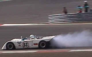 Chevron B21, 2000ccm, BJ 1972, D - Wenn der Motor schon beim Start so qualmt...